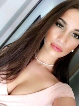 Cynthia - Escort in France - hair color Brown
